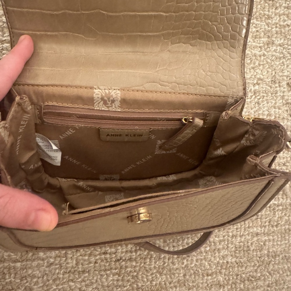 💗ANNE KLEIN CROSSBODY BAG💗 - Picture 4 of 5